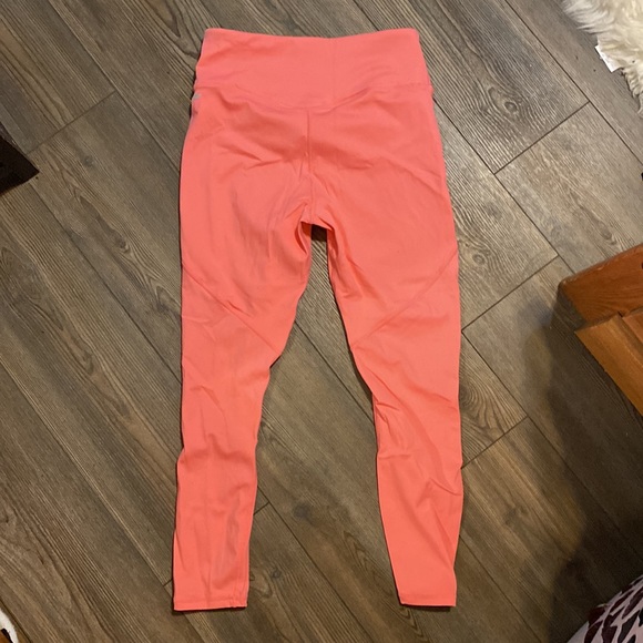 Pink Fabletics leggings Motion 365 size Medium - Picture 2 of 4